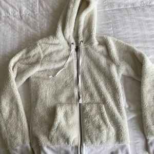 Adorable fuzzy Roxy zip up hoody!